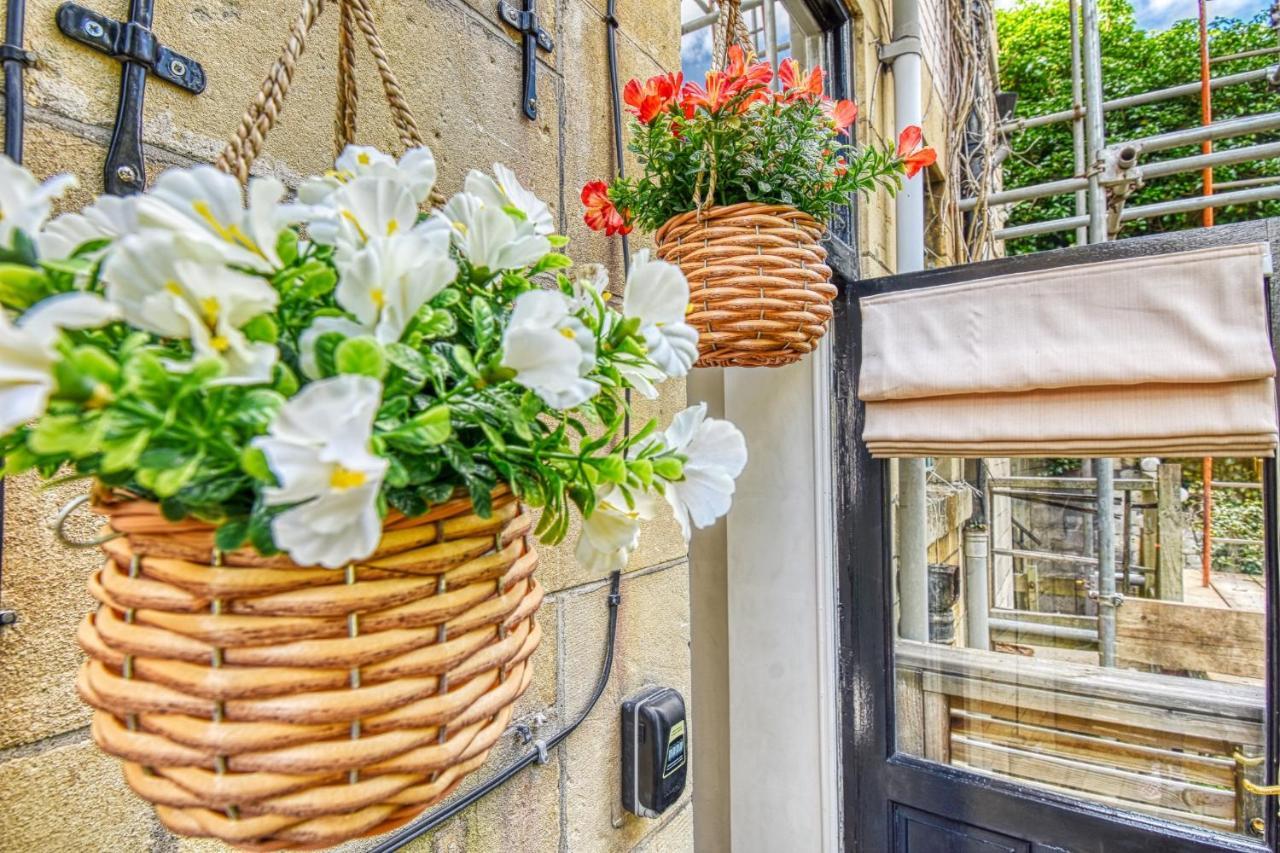 2 Bedroom Apartment In Bath City Centre With Garden & Free Parking 外观 照片