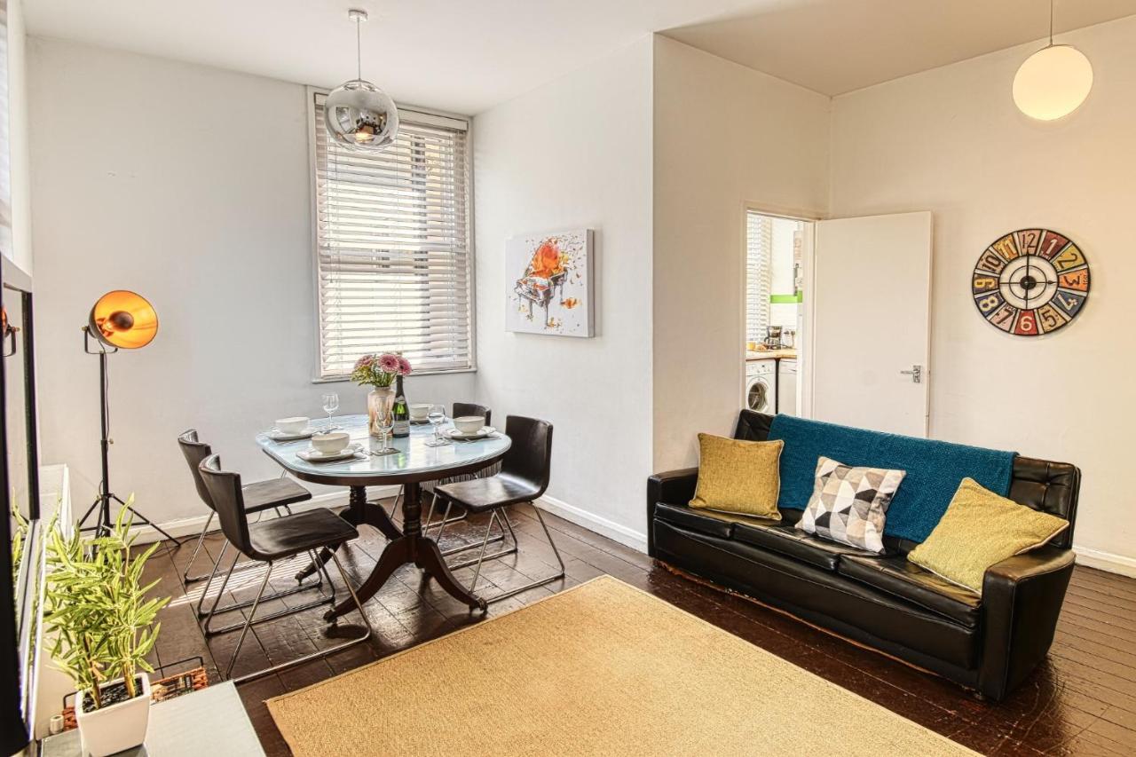 2 Bedroom Apartment In Bath City Centre With Garden & Free Parking 外观 照片