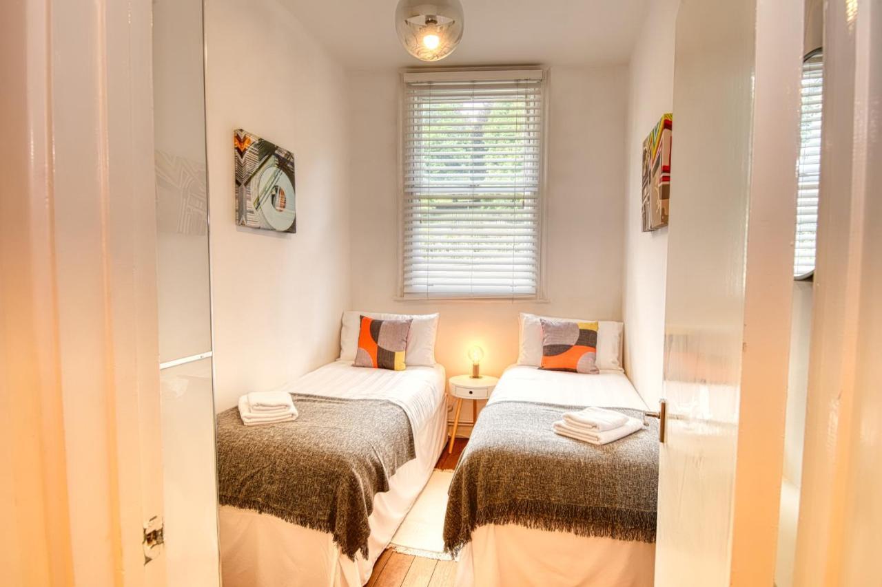 2 Bedroom Apartment In Bath City Centre With Garden & Free Parking 外观 照片